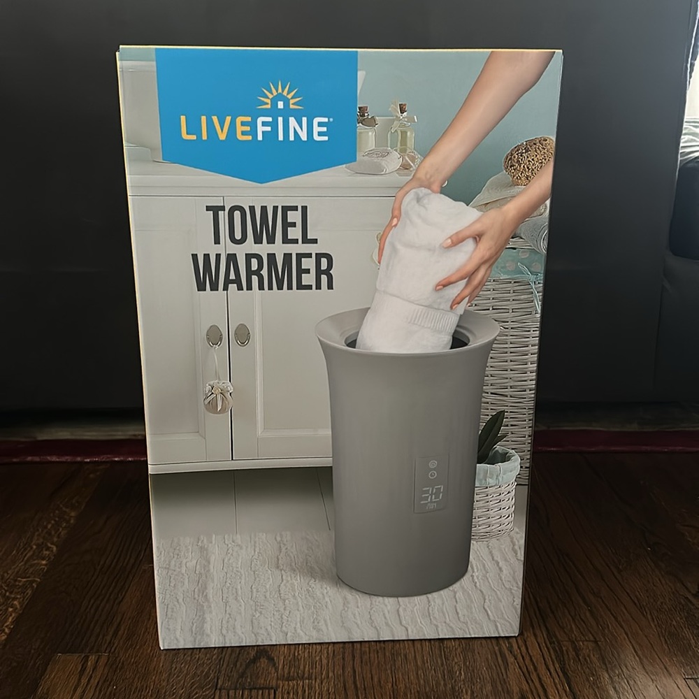 Live fine Towels warmer. New is still in the box I never opened